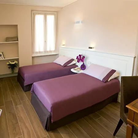 Sleeps 8 Pool Air Con Wifi