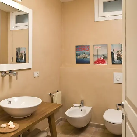 Sleeps 8 Pool Air Con Wifi Lezzeno