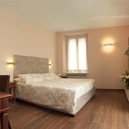 Sleeps 8 Pool Air Con Wifi * Lezzeno